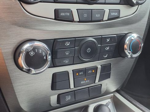 Used 2012 Ford Fusion SE FWD image 21