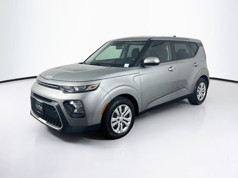 Used 2022 Kia Soul LX FWD image 3