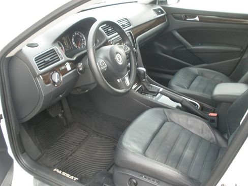 Used 2014 Volkswagen Passat TDI SEL Premium FWD image 26
