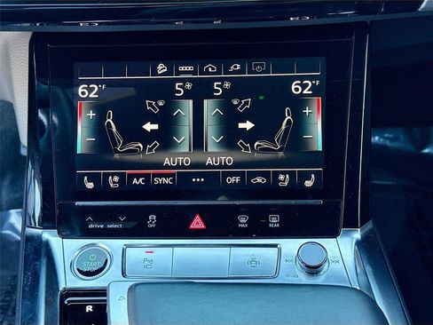 Used 2023 Audi e-tron Premium Plus w/ Premium Plus Package AWD/4WD image 16