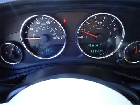 Used 2015 Jeep Wrangler Unlimited Sahara w/ Connectivity Group AWD/4WD image 27