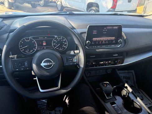 Used 2024 Nissan Rogue SV AWD/4WD image 13