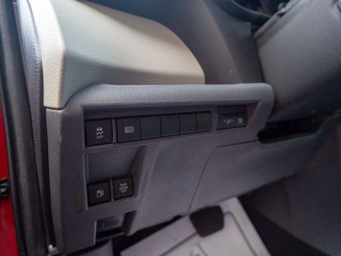 Used 2023 Toyota Sienna Limited FWD image 20