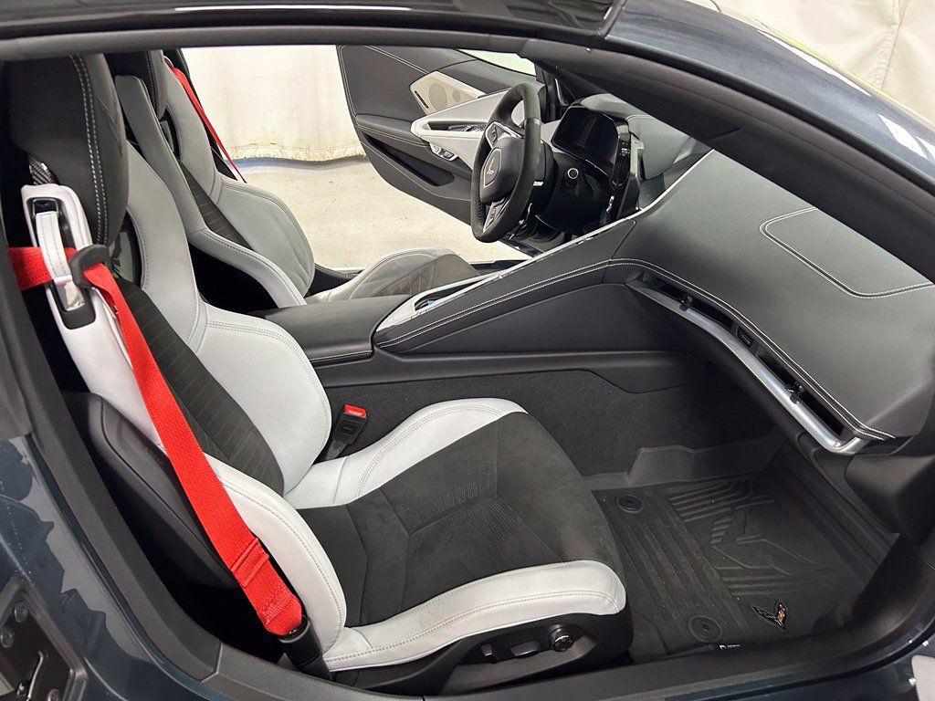 Used 2021 Chevrolet Corvette Stingray Preferred Cpe w/ Z51 Performance Package RWD image 13