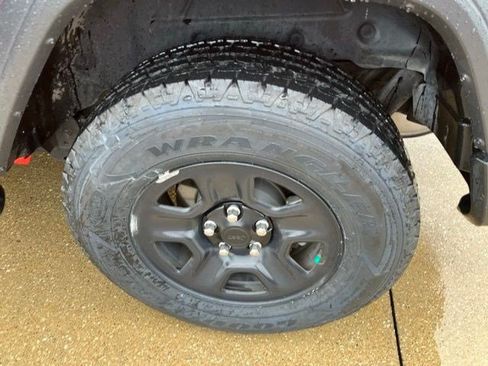 Certified 2018 Jeep Wrangler Sport AWD/4WD image 25