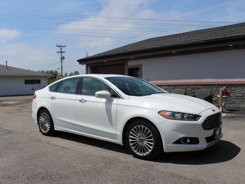 Used 2014 Ford Fusion Titanium FWD image 2