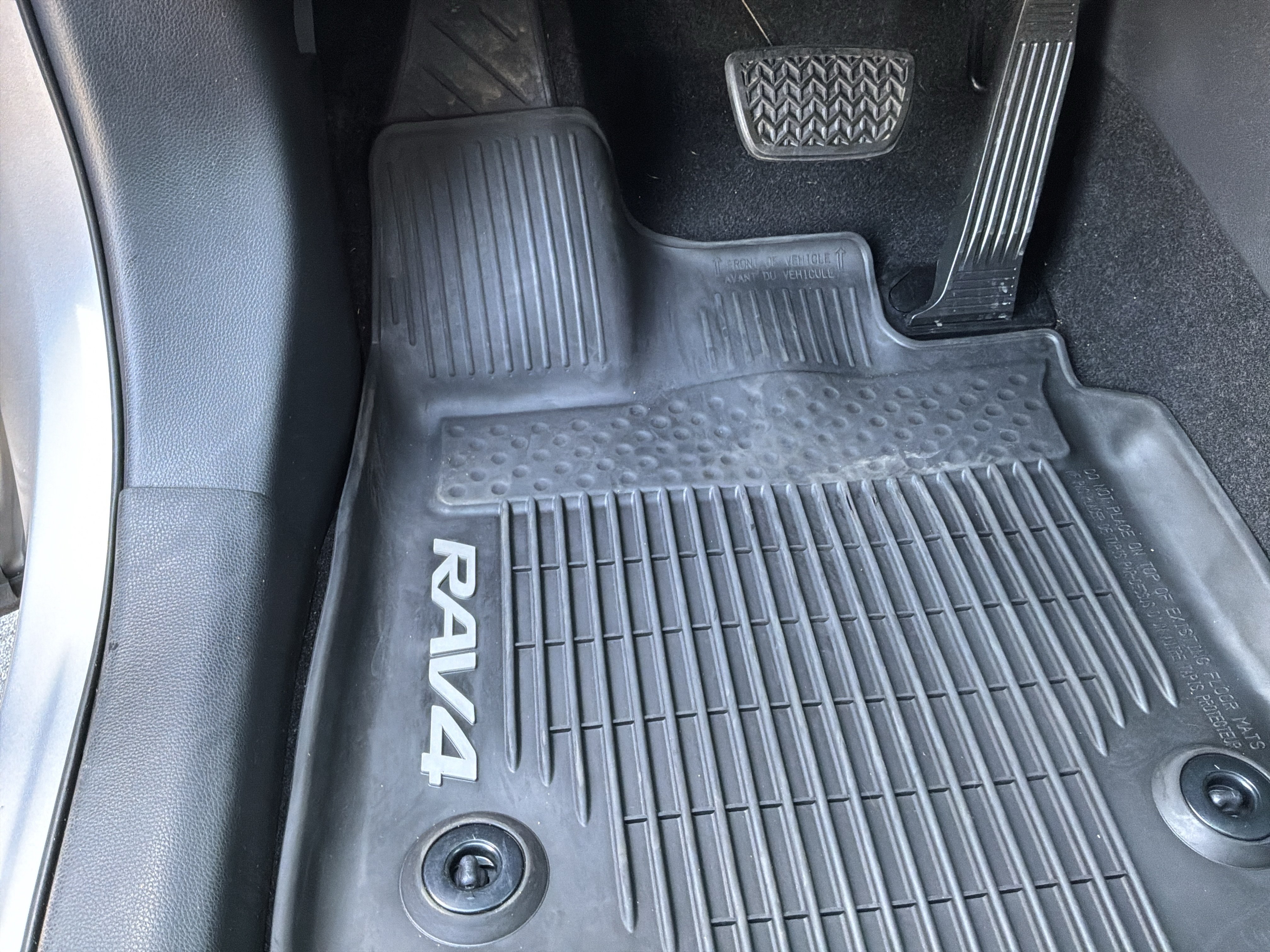 Used 2019 Toyota RAV4 Limited AWD/4WD image 17