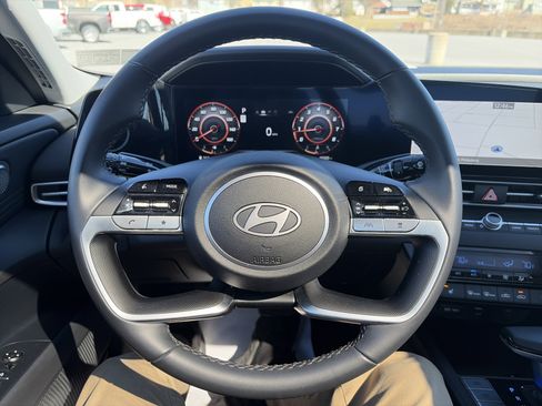 Used 2025 Hyundai Elantra SEL image 17