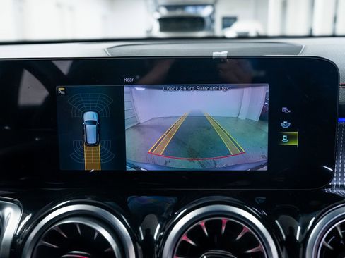 Used 2023 Mercedes-Benz EQB 300 300 image 13