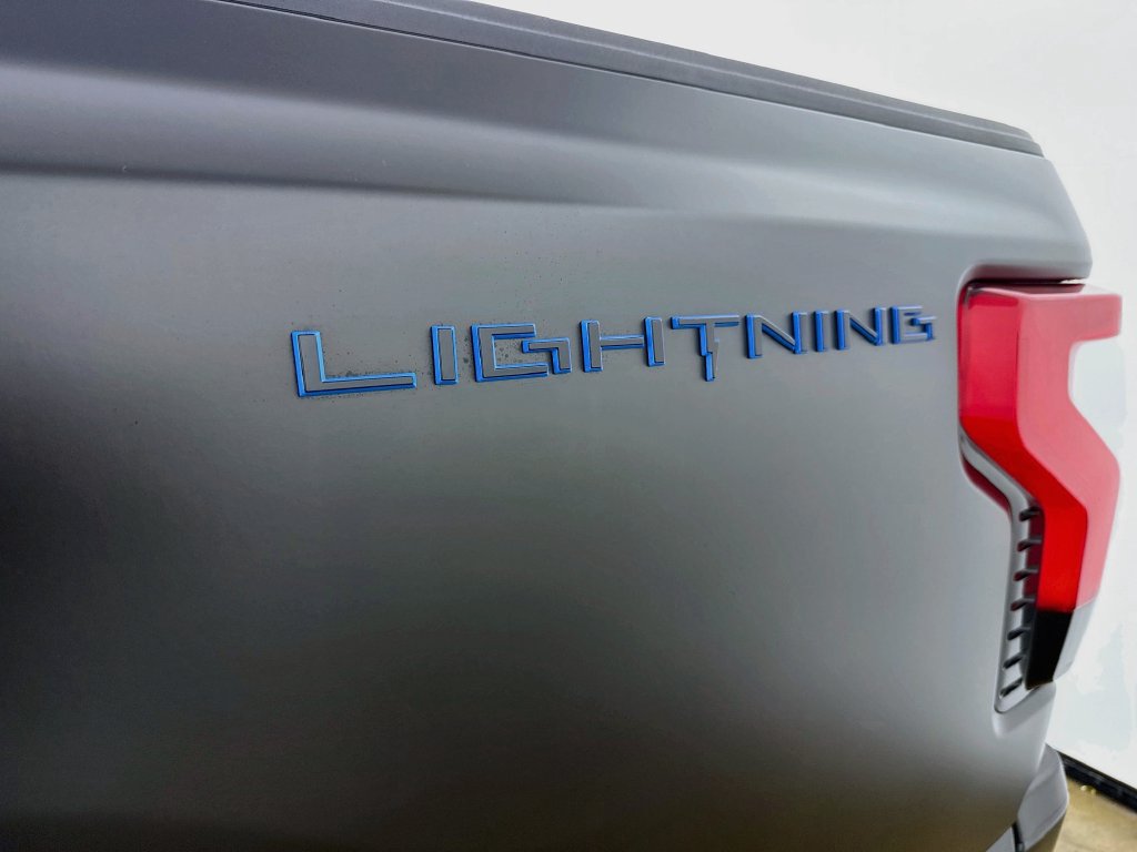 Used 2023 Ford F150 Lightning Platinum AWD/4WD image 35