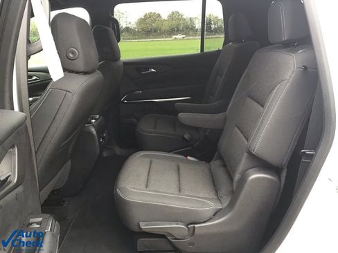 Used 2025 Chevrolet Traverse LT image 15