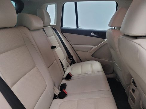 Used 2017 Volkswagen Tiguan S FWD image 19