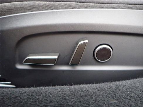 Used 2025 Tesla Model 3 Long Range image 9