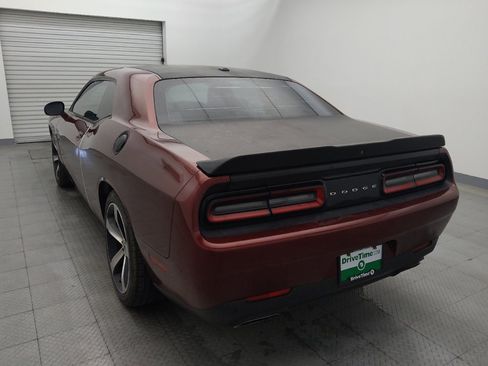 Used 2018 Dodge Challenger R/T RWD image 6