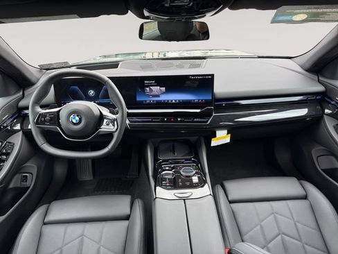 Certified 2026 BMW 530i xDrive w/ Premium Package AWD/4WD image 10