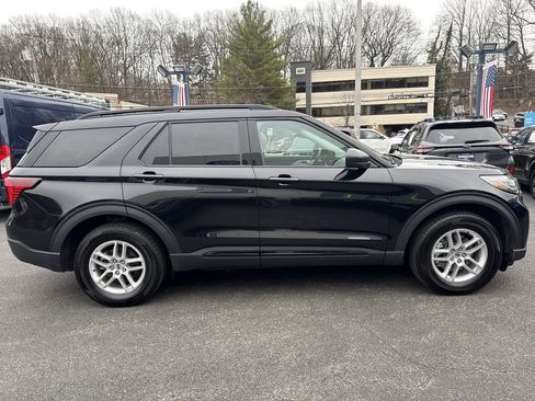 Used 2026 Ford Explorer Active image 3