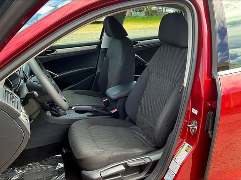 Used 2016 Volkswagen Passat 1.8T S image 9