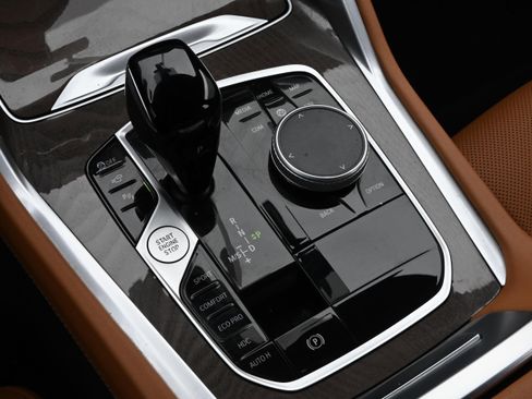 Certified 2023 BMW X6 xDrive40i w/ Parking Assistance Package image 37