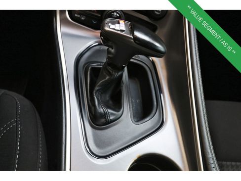 Used 2020 Dodge Challenger SXT RWD image 27