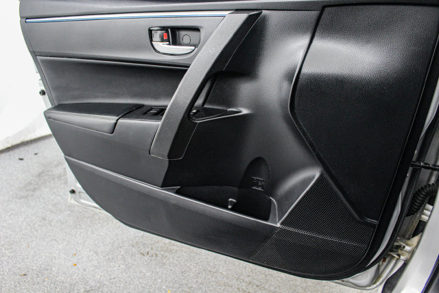 Used 2015 Toyota Corolla S FWD image 27