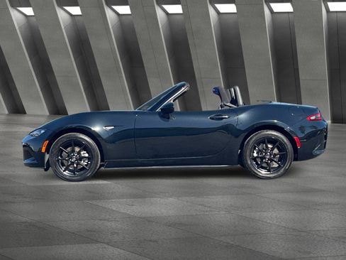 Used 2019 MAZDA MX-5 Miata Sport RWD image 7