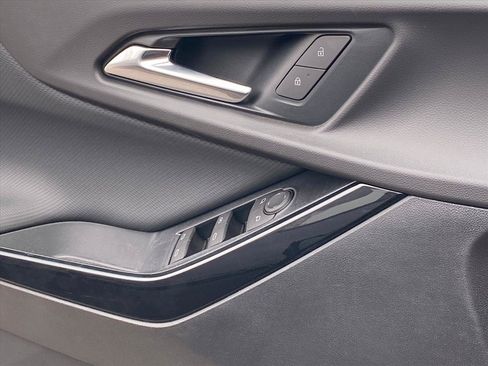 New 2026 Chevrolet Equinox LT w/ Convenience Package II FWD image 19