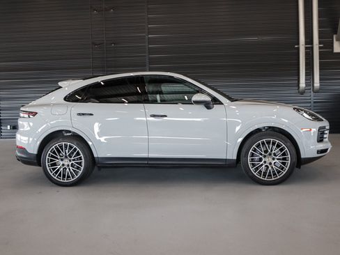 Certified 2023 Porsche Cayenne Platinum Edition AWD/4WD image 11