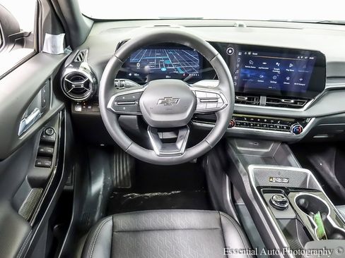 New 2026 Chevrolet Equinox LT w/ Convenience Package II image 12