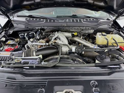 Used 2022 Ford F350 Platinum w/ FX4 Off-Road Package image 32