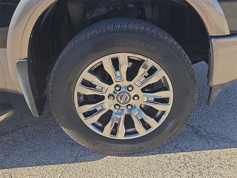 Used 2018 Nissan Titan Platinum Reserve w/ Platinum Utility Package image 7