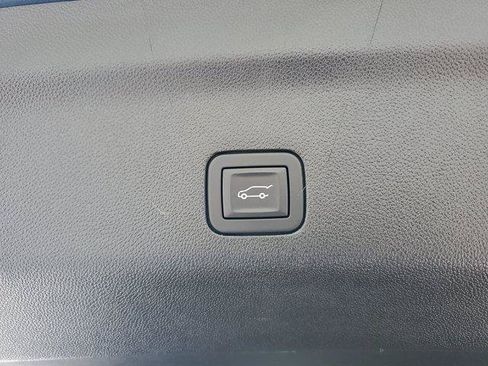 Used 2025 Chevrolet Tahoe LT w/ Comfort Package AWD/4WD image 9