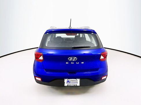 Certified 2025 Hyundai Venue SEL image 8