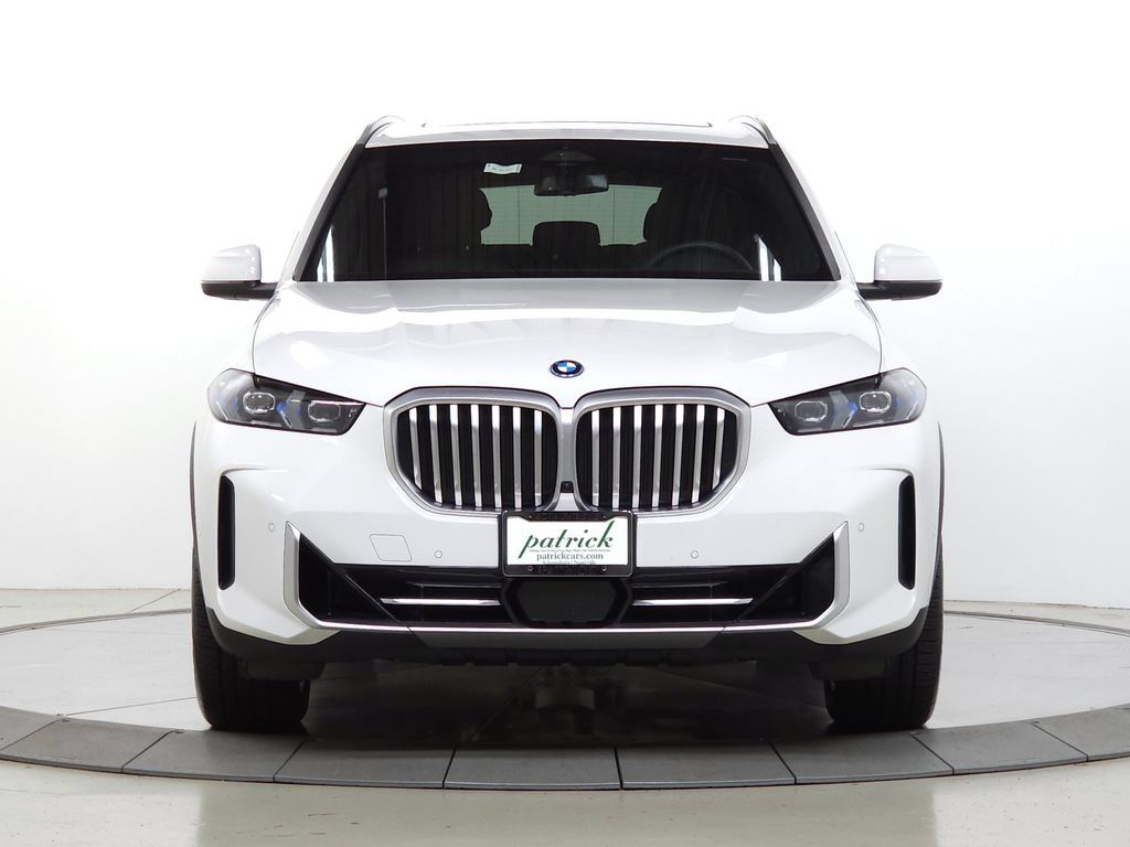 Used 2026 BMW X5 xDrive50e w/ Climate Comfort Package AWD/4WD image 2