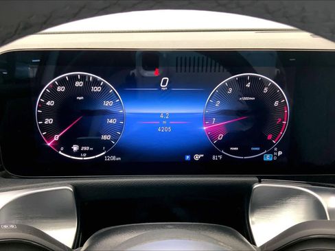 Used 2025 Mercedes-Benz GLB 250 image 22