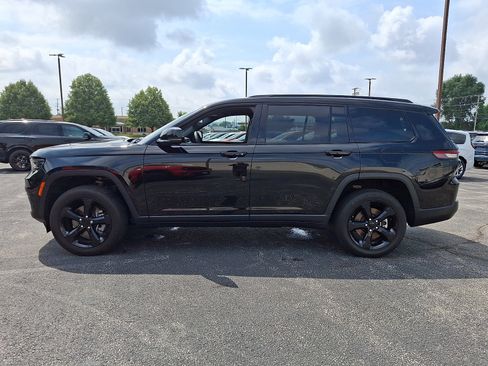 Used 2023 Jeep Grand Cherokee L Laredo AWD/4WD image 7