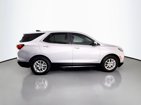 Used 2022 Chevrolet Equinox LT FWD image 11
