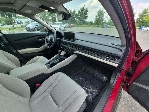 Used 2024 Honda Accord EX image 21