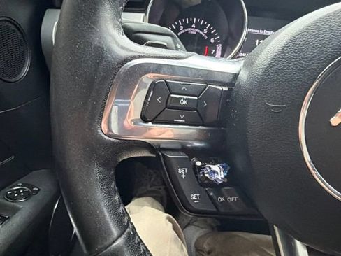 Used 2017 Ford Mustang Premium RWD image 38