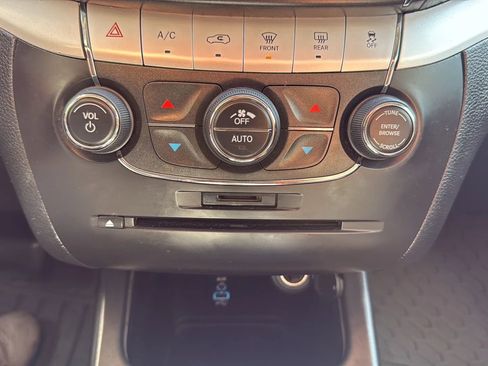 Used 2019 Dodge Journey GT image 18