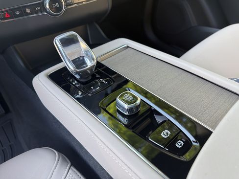 Certified 2026 Volvo XC90 B6 Plus w/ Protection Package Premier AWD/4WD image 26