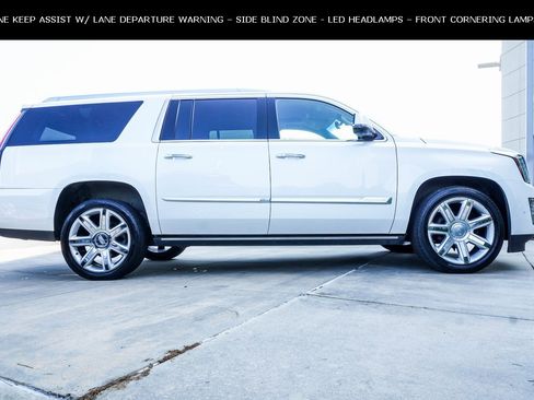Used 2019 Cadillac Escalade ESV Premium Luxury image 2