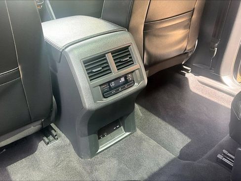 Used 2022 Volkswagen Atlas SE w/ Panoramic Sunroof Package FWD image 31