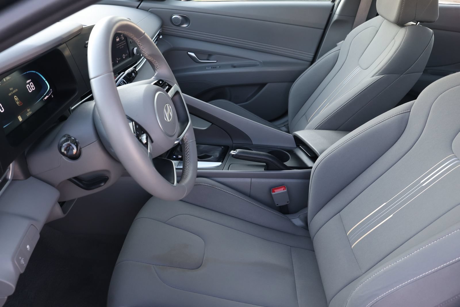 Used 2026 Hyundai Elantra Sport FWD image 14