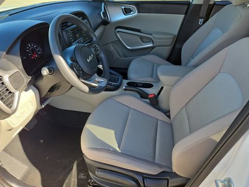 Used 2022 Kia Soul LX w/ Technology Package image 14