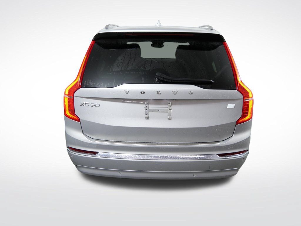 Used 2024 Volvo XC90 T8 Plus w/ Protection Package Premier AWD/4WD image 4