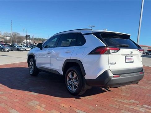 Used 2024 Toyota RAV4 XLE w/ Convenience Package image 9