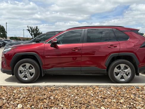 Used 2024 Toyota RAV4 XLE FWD image 7