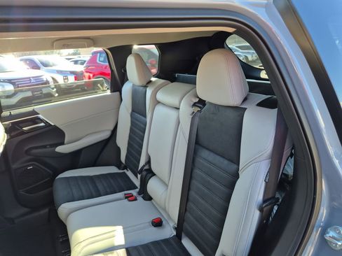 New 2026 Mitsubishi Outlander SE image 44