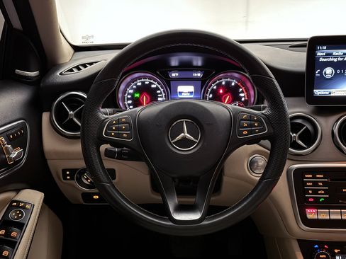 Used 2020 Mercedes-Benz GLA 250 GLA250 4MATIC image 31