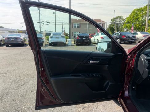Used 2013 Honda Accord Sport image 9